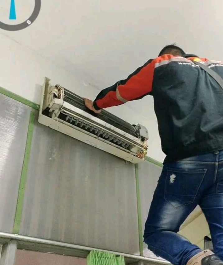 Service AC Bocor Freon